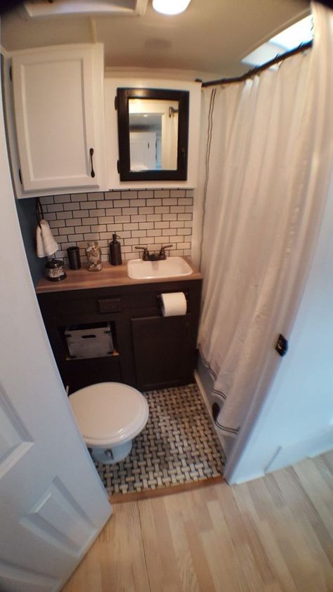 Flawless 12 Must-See RV Bathroom Remodel https://www.camperlife.co/2019/11/28/12-must-see-rv-bathroom-remodel/ As you age and weather, you search for many approaches to increase your RV and modernize it without the need to get a new vehicle. Since an RV is a sm... Rv Bathroom Remodel, Small Shower Remodel, Rv Bathroom, Small Rv, Rv Makeover, Camper Makeover, Small Remodel, Camper Living, Van Interior