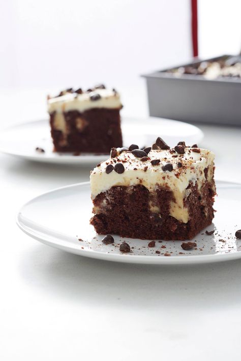 Chocolate Tiramisu Poke Cake image Tiramisu Poke Cake, Chocolate Tiramisu, Custard Cake, Poke Cakes, White Cake Mixes, Poke Cake, Food Cakes, Easy Cake, Cooking Dinner