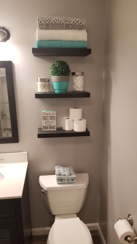 Toilet Room Decor, Bathroom Decor Themes, Diy Bathroom Storage, First Apartment Decorating, Restroom Decor, Apartment Living Room Design, Bathroom Decor Apartment, Home Decor Ideas Living Room, Kitchen Home Decor