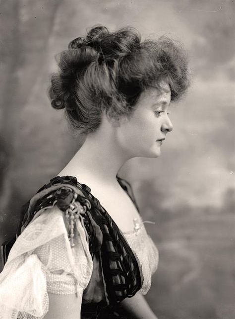 Gibson Girl Hair, Jeanne Paquin, Evelyn Nesbit, Billy Burke, Historical Hairstyles, Billie Burke, Edwardian Hairstyles, Glinda The Good, Glinda The Good Witch