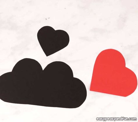 Heart Ladybug Craft - Easy Peasy and Fun Ladybug Heart Craft, House Design Trends, Ladybug Crafts, Black Construction Paper, Paper Heart, Red Paper, Bee Crafts, Heart Crafts, Handprint Art