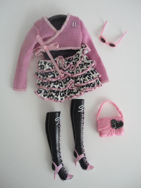 Barbie Fashion Fever Clothes, 2010s Clothes, Barbie Scenes, Fashion Fever Barbie, Barbie Playsets, Barbie Doll Set, Barbie Fashionista Dolls, Vintage Barbie Clothes, Barbie Vintage