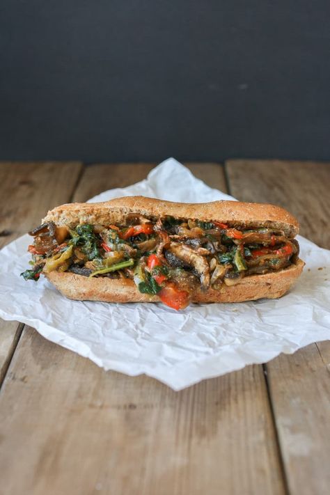 Vegan Philly Cheesesteak, Portobello Steak, Sandwich Vegetarian, Sub Sandwiches, Healthy Comfort, Vegetarian Sandwich, Steak Sandwich, Vegan Burgers, Vegan Sandwich