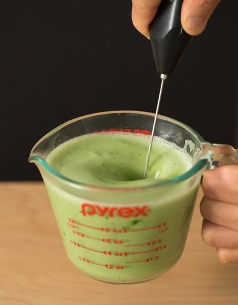 Froth matcha latte using a handheld aerolatte milk frother Milk Frother Uses, Matcha Frother, Recipes With Milk, Milk Frother Recipes, Frother Recipes, Matcha Tea Recipes, Matcha Drink Recipes, Make Matcha, Matcha Tea Latte