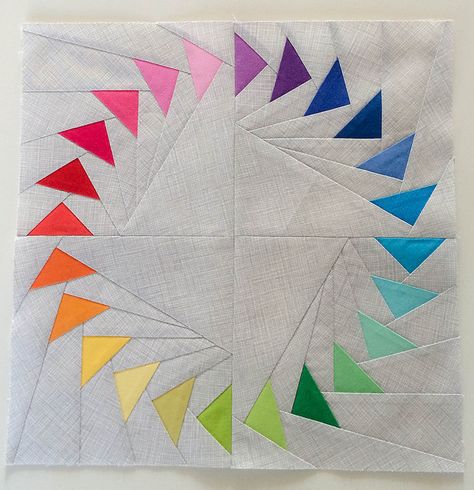 Circle of flying geese - 24 geese pattern | Flickr - Photo Sharing! Circle Quilt Patterns, Flying Geese Quilt, Foundation Paper Piecing Patterns, Quilt Modernen, Circle Quilts, Rainbow Quilt, Modern Quilt Patterns, Paper Piecing Quilts, Paper Piecing Patterns