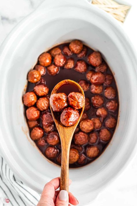 These 3 ingredient Grape Jelly Meatballs are the perfect appetizer for any party or game day celebration. The unique combination of grape jelly and chili sauce make an amazingly sweet and tangy sauce for the meatballs and even easier in the crockpot! #crockpotmeatballs #meatballappetizers Grape Jelly Meatballs Crockpot, Crockpot Grape Jelly Meatballs, Jelly Meatballs Crockpot, Grape Jelly Chili Sauce, Sweet N Sour Meatballs, Meatballs Crockpot, Bbq Chicken Wings Recipe, Meatball Recipes Crockpot, Jelly Meatballs