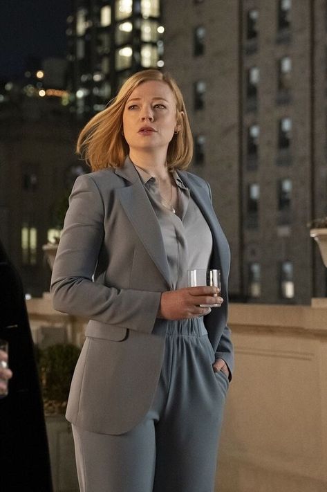 Sarah Snook as Siobhan "Shiv" Roy in Succession Succession Aesthetic, Shiv Roy, Arizona Robbins, Sarah Snook, Expensive Clothes, Causal Outfits, Professional Wardrobe, Power Dressing, Formal Outfit