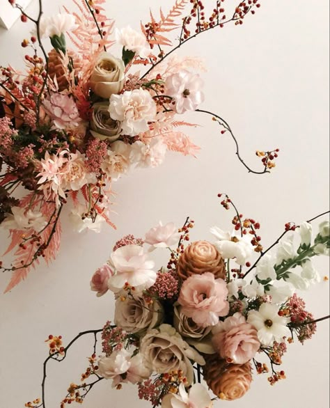 Blush And Terracotta Bouquet, Champagne And Bronze Wedding, Pink And Brown Fall Aesthetic, Fall Floral Installation, Bridal Bouquet Autumn, Petite Wedding Bouquet, Wedding Bouquet Modern, Valentine's Bouquet, Japan Wedding