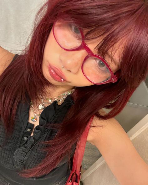 amelia bones Amelia Bones, Naruto Gaara, Photos Inspo, Quiet Life, Aesthetic People, Girls With Glasses, Hair Inspo Color, Random Pics, Girl Icons