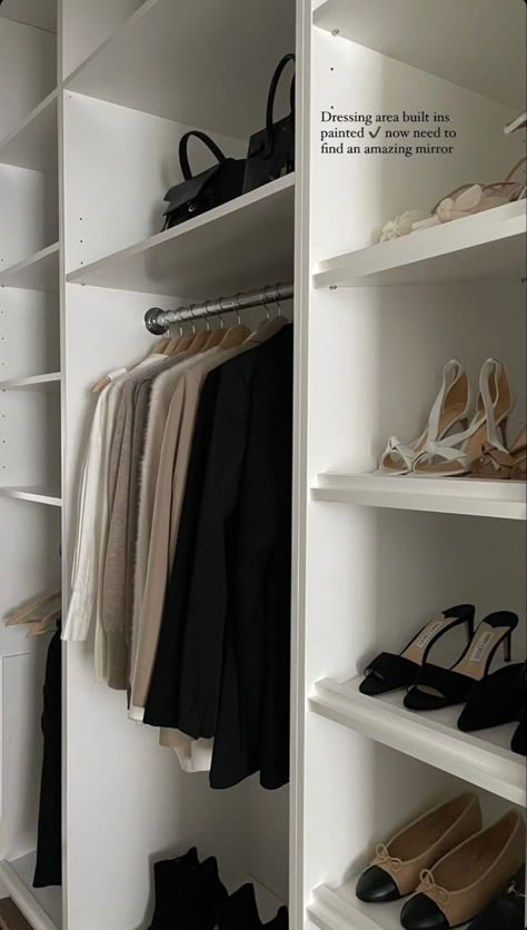 Functional Closet, Organized Closet, Wardrobe Organisation, Beauty Boost, Power Of Makeup, Closet Room, Dream Closets, Petite Style, Minimalist Room