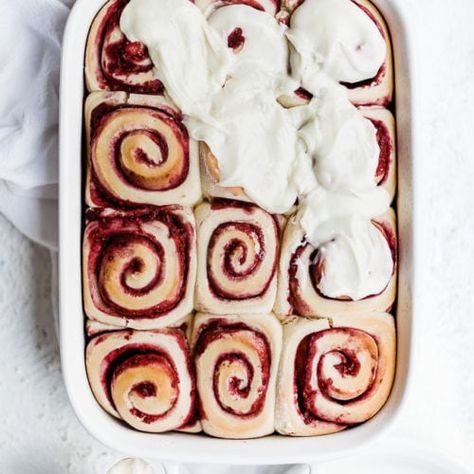 Raspberry sweet rolls being frosted with white chocolate icing. Bread Braids, Raspberry Sweet Rolls, Raspberry Rolls, Chocolate Raspberry Cake Recipe, White Chocolate Icing, White Chocolate Desserts, Food Portfolio, Delicious Pancakes, Weekday Breakfast