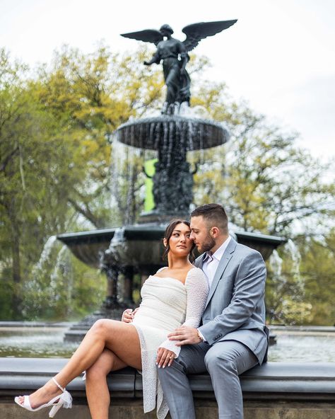 If you want to feel like you’re in another part of the world during your engagement photo shoot…I think the most iconic place to utilize is Central Park. Especially the 3 Arches area and Bethesda Fountain. Hair Stylist: @beautybybolusi_ #nycengagementphotography #nycengagementphotographer #2025brides #2025bride #newlyengagedcouple #engagementshoots #engagementphotoshoot #engagementportraits #engagementshootideas Fountain Couple Pictures, Engagement Photos Fountain, Central Park Engagement Shoot, Engagement Photos Park, Bethesda Fountain, Engagement Photography Poses, Couple Engagement Pictures, Engagement Photo Shoot, Newly Engaged Couple