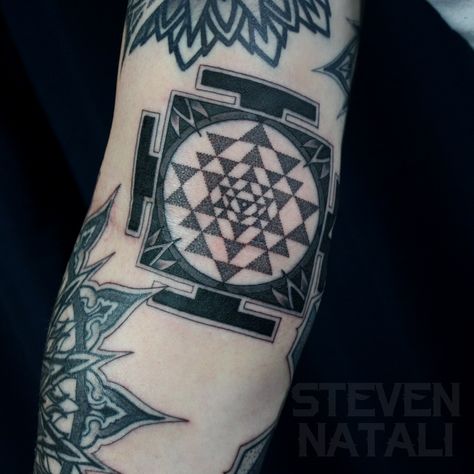 Shri Yantra Tattoo, Sri Yantra Meaning, Sri Yantra Tattoo, 25 Tattoo, Mandala Tattoos For Women, Yantra Tattoo, Elbow Tattoo, Mandala Tattoos, Soul Tattoo