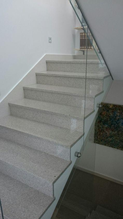 Stairs Design Modern Outdoor, Granite Stairs Design Modern, Classic Interior Design Living Room, Granite Stairs, Staircase Designs, Highlights Curly, Stairs Ideas, Staircase Ideas, Stairs Design Modern