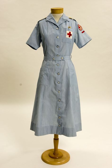 During WWII in Amrerica Schiap was getting restless, so she decided to don a new outfit - The Red Cross nurse's uniform. Becomine a nurse aid gave her "self respect" and "saved her soul." Wwii Women, Red Cross Nurse, 1940s Women, Vintage Nurse, Women's Uniforms, Nurse Costume, Home Sewing, American Red Cross, Period Outfit