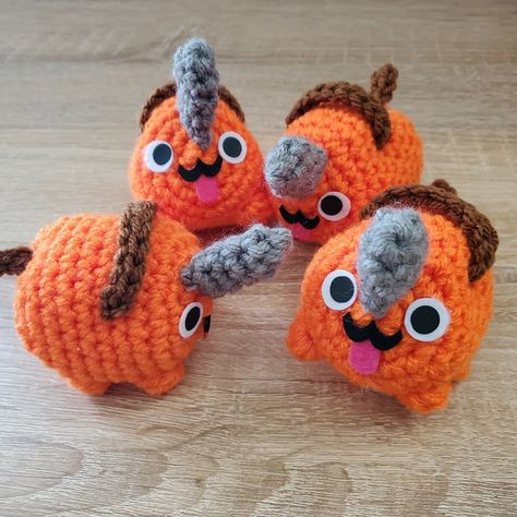 Not a single brain cell between them... Just some silly little guys... Working on making a few of these little Pochitas for next weekend. Lord have mercy on my soul 🙏🏻 I have so much I need to make and not enough hands 🥺 🏷️ #amigurimi #chainsawman #pochita #crochet #animeconvention #amigurumiaddict Small Crochet Halloween Gifts, Crochet Pochita Pattern, Pochita Crochet, Chainsawman Pochita, Micro Crochet Halloween, Mini Halloween Amigurumi, Pumpkin Amigurumi, Lord Have Mercy, Have Mercy