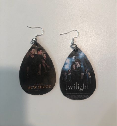 Twilight posters printed out and mod podged onto wooden earring cutouts Twilight Posters, Twilight Poster, Earrings Diy, Wooden Earrings, New Moon, Diy Earrings, Poster Prints, Drop Earrings