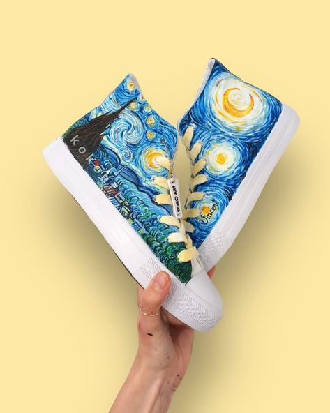 Starry Night Shoes, Painting On Shoes Ideas, Painting Shoes Idea, Canvas Shoes Painting, Painted Trainers, Paint On Shoes, Painting On Shoes, Shoe Painting Ideas, Sneakers Painting