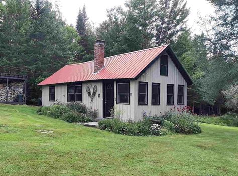 664 Sq Ft Cozy Cottage Close to Several Lakes in Pittsburg NH $179,900 - Tiny House Calling Soapstone Wood Stove, Prefab Houses, Container Houses, Tiny House For Sale, Sleeping Loft, Small Ponds, Tiny Houses For Sale, Little Cottage, Prefab Homes