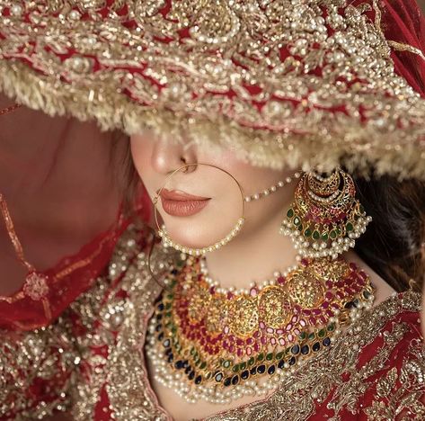 Laiba Khan, Pakistan Bridal, Pakistani Bridal Dress, Bride Photos Poses, Red Bridal Dress, Bridal Makeup Images, Bridal Photography Poses, Bride Photography Poses, Latest Bridal Dresses