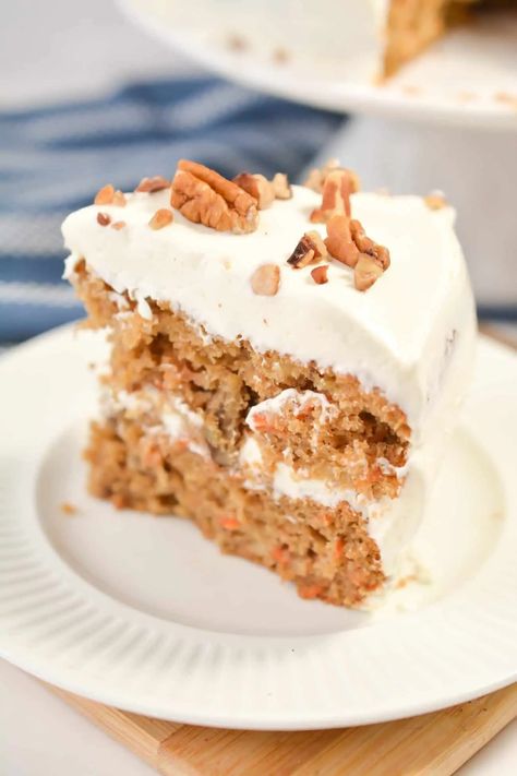 Shortcut Carrot Cake Carrot Cake Roll Recipe, Carrot Cake Roll, Carrot Cake Cheesecake, Cake Roll Recipes, Lovely Cake, Spice Cake Mix, Whipped Cream Cheese, Carrot Cake Recipe, Sweet Peas