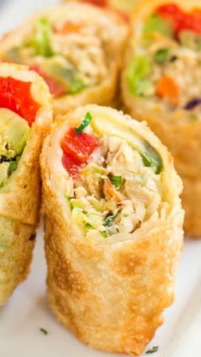 Chicken Avocado Egg Rolls ~ Crispy crunchy chicken avocado egg rolls are the BEST as a lunch, as a snack, as an appetizer, in short, any time anywhere! Egg Roll Wraps, Avocado Egg Rolls, Crunchy Chicken, Egg Roll Recipes, Summer Rolls, Chicken Avocado, Egg Roll, Sunday Dinner, Egg Rolls