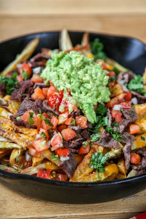 Carne Asada Fries Recipe, Mexican Cuisine Recipes, Steak Nachos, Carne Asada Fries, Nacho Fries, Nachos Recipe Easy, Carnivore Recipes, Carne Asada Tacos, Making French Fries