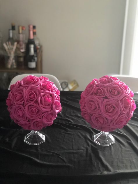 Foam Flower Centerpieces Diy, Making Glitter Roses, Plastic Roses Diy, Rose Ball Centerpieces, Giant Foam Roses Diy, Foam Roses Crafts, Styrofoam Ball Crafts, Flower Centerpieces Diy, Kissing Balls