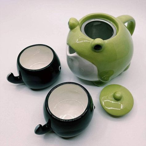 Frog Tea, Cute Teapot, Frog Decor, Teacup Set, Porcelain Tea Set, Teapots And Cups, Clay Art Projects, Ceramics Ideas Pottery, Cupping Set