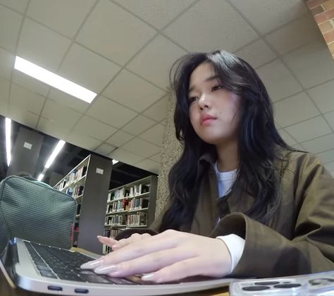 Korean aesthetic 
Studying
Study aesthetic 
Study motivation
Korean girl
Korean room
Room aesthetic 
Study vlog
YouTube vlog
Aesthetic pictures 
Aesthetic backgrounds 
Black
White
Pink
Calm photos Kpop Idol Studying, Daisy Choi, University Students Life, Exam Week, Asian Studies, Study Mode, Korean Student, Study Quotes, Academic Motivation