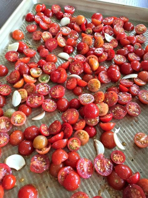 Freezing Cherry Tomatoes, Roasted Grape Tomatoes, Freezing Vegetables, Cherry Tomato Recipes, Fresh Tomato Recipes, Small Container, Roasted Cherry, Garden Vegetables, Roasted Cherry Tomatoes