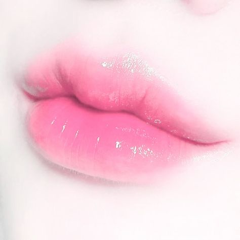 Lips Dp, Pink Lip Aesthetic, Soft Pink Lips, Lips Aesthetic, Anime Lips, Lips Photo, Glossy Eyes, Soft Pink Theme, Beautiful Lipstick