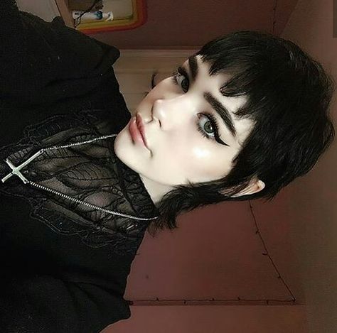 Goth Pixie Cut, Short Goth Haircuts, Alt Mullet, Goth Haircuts, Short Shag Haircuts, Gothic Hairstyles, Goth Hair, Curly Hair Women, Mullet Hairstyle