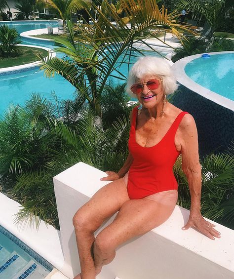 Stylish Grandma, Baddie Winkle, Grandma Clothes, Grandma Aesthetic, Eclectic Outfits, Million Followers, Older Women Fashion, Advanced Style, Ageless Style