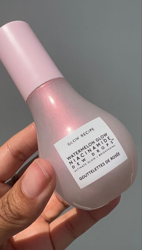 Glow Recipe Primer, Niacinamide Glow Recipe, Glow Recipe Drops, Glow Recipe Niacinamide Dew Drops, Glow Recipe Dew Drops Aesthetic, Glow Recipe Aesthetic, Glow Recipe Dew Drops, Glow Recipe Niacinamide, The Glow Recipe