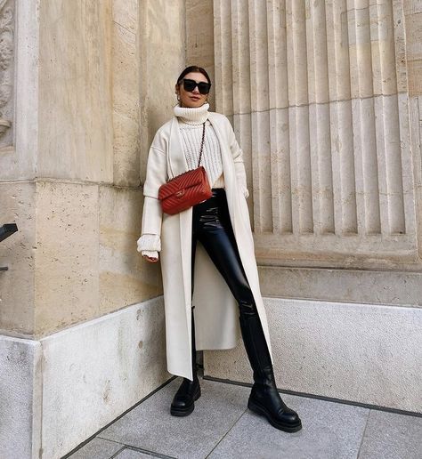 Milena Karl, White Wool Coat, Daily Fashion Inspiration, Winter Fits, Winter Looks, Fall Winter Outfits, Wool Coat, Daily Fashion, Autumn Winter Fashion