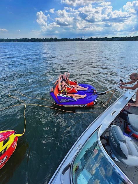 #summer #tubing #friends Tubing Videos, Summer Tubing, Boating Life, Summer Tube, Camping Pics, Lake Fun, Summer Boats, Tubing River, Lake Days