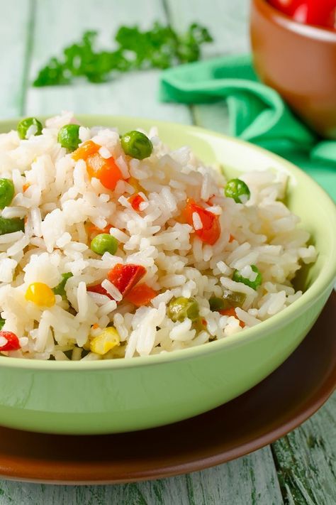 Arroz con verduras salteadas.