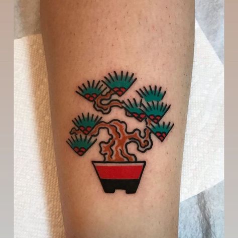 Jaime Fernandez Z. on Instagram: “Bonsai from my trip to Chicago last year @good.omen.tattoo - More like this please, email to book yours!” Bonsai Tree Tattoo Traditional, Traditional Bonsai Tattoo, Bonsai Tattoos, Bonsai Tree Tattoo, Bonsai Tattoo, Japanese Reference, Bonsai Tree Tattoos, Body Paintings, Trip To Chicago