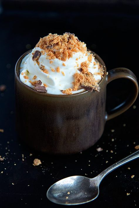 Hot Choco, Crockpot Hot Chocolate, Hot Chocolate Recipe, Creative Recipes, Homemade Hot Chocolate, Chocolate Recipe, Winter Drinks, Hot Chocolate Recipes, Crock Pot Cooking