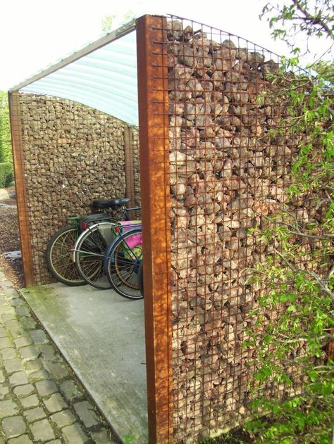 lots of things to do with all of those stones! Creative Fence, Wood Shed Plans, Garden Fence Panels, Cheap Fence, Simple Garden, Natural Stone Wall, Diy Shed Plans, Diy Fence, Diy Shed