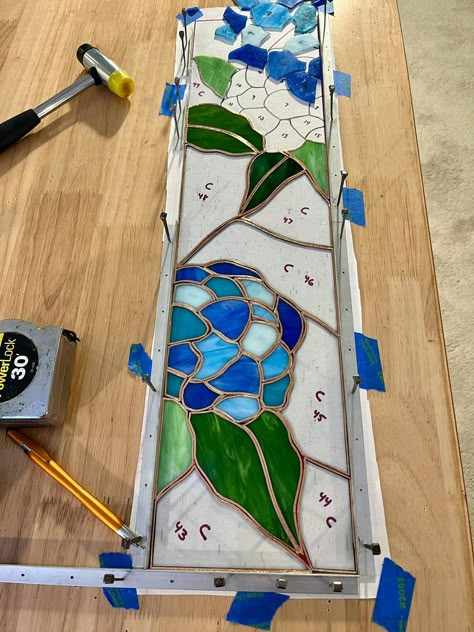 Glass Mosaic Patterns, Stained Glass Mosaic Patterns, Stained Glass Floral, Mosaics Ideas, Flower Stained Glass, Stained Glass Project, Christmas Stained Glass, Glass Art Ideas, Glass Half Full