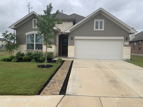 Front Yard Landscaping One Story House, Front Of House Walkway Entrance, Driveway Side Landscaping, Drive Ways Ideas, Walkways To Front Door Landscaping, Driveway Extension, Outdoor Upgrades, Driveway Art, Front Walkway Landscaping