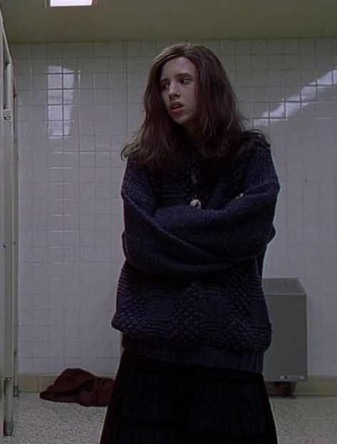 Ginger Snaps Movie, Emily Perkins, Katharine Isabelle, England Aesthetic, Children Of The Corn, Movies Outfit, Ginger Snaps, Good Movies, Aesthetic Clothes