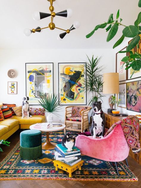 Colourful Living Room Decor, Maximalist Interior, Decor Eclectic, Fotografi Digital, Dekorasi Kamar Tidur, Colourful Living Room, Eclectic Living Room, Los Angeles Homes, Maximalism