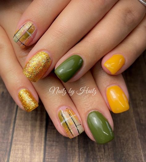 Hayley Mcbride- Nail Tech on Instagram: "I’m loving the new collection ‘hit the road’ from Amore that includes this gorgeous ‘mellow mustard’ it is perfect for fall nails! 🌿💛💚 *all nails are sculpted and hand painted unless otherwise stated 📲dm me to book your appointment new clients welcome • @amoreultima bonder• crystal sculpt • conceal pink •mellow mustard • soft sage• crystal gloss • @phatkatklaws feLINE white & black • • • • • #lacombenailtech #amoreeducator #amoreambassador #abstractna Ongles Design, Yellow Nail Art, Fall Acrylic Nails, Yellow Nails, Gel Nail Art, Nail Tech, Mustard, Gel Nails, Acrylic Nails