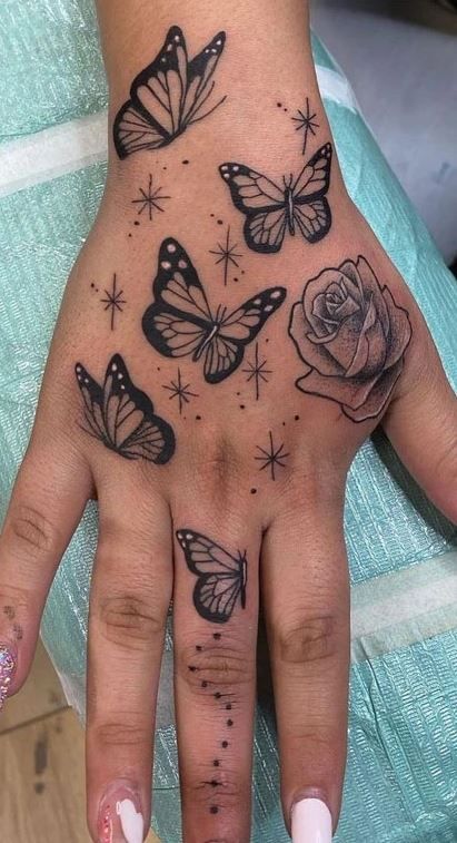 Tato Paha, 42 Tattoo, Butterfly Hand Tattoo, Tato Jari, Rose Hand Tattoo, Hand And Finger Tattoos, Cute Hand Tattoos, Pretty Hand Tattoos, Neck Tattoos Women