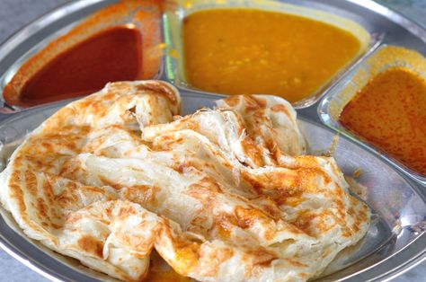 Roti Canai is an all-time Malaysian favourite that is best eaten piping hot with any of your favourite curry. Roti Prata Recipe, Prata Recipe, Roti Canai Recipe, Roti Canai, Pembuat Roti, Clam Recipes, Nasi Lemak, Halal Recipes, Malaysian Food