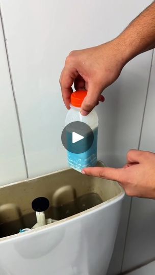 7.7K views · 87 reactions | This will keep your bathroom smelling fresh 24 hours a day! #f #foryou #foryoupage #fy | This will keep your bathroom smelling fresh 24 hours a day! #f #foryou #foryoupage #fy | By Jipper Ross | Put a bottle in your toilet bowl and you won't believe the results. A friend who owns a hotel taught me this trick. It'll keep your bathroom smelling fresh all the time. To start this simple hack, we'll need a plastic bottle like this one. We're going to fill the bottle with fabric softener. You can use any brand or scent you prefer. But if possible, use a concentrated fabric softener. That way, you'll get much better results. Just add a capful of fabric softener. Next, we'll need a spoonful of baking soda. The baking soda will help neutralize odors and kill bacteria in Fabric Softener In Toilet Tank, Lemon And Baking Soda, Bathroom Smells, Cup Of Water, Toilet Tank, Cleaners Homemade, Smell Fresh, Neat Ideas, Toilet Bowl