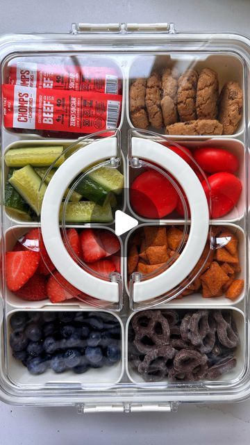 Kids Lunch Prep For The Week, Snackle Box Ideas For Kids, Snacks Box Ideas, Snackle Box Ideas For Adults, Snackle Box Ideas, Snack Box Ideas, Meat Sticks, Snackle Box, Easy Protein